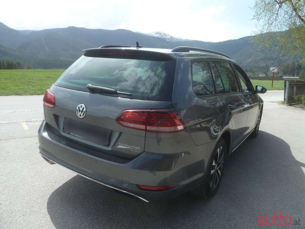 2020' Volkswagen Golf photo #4