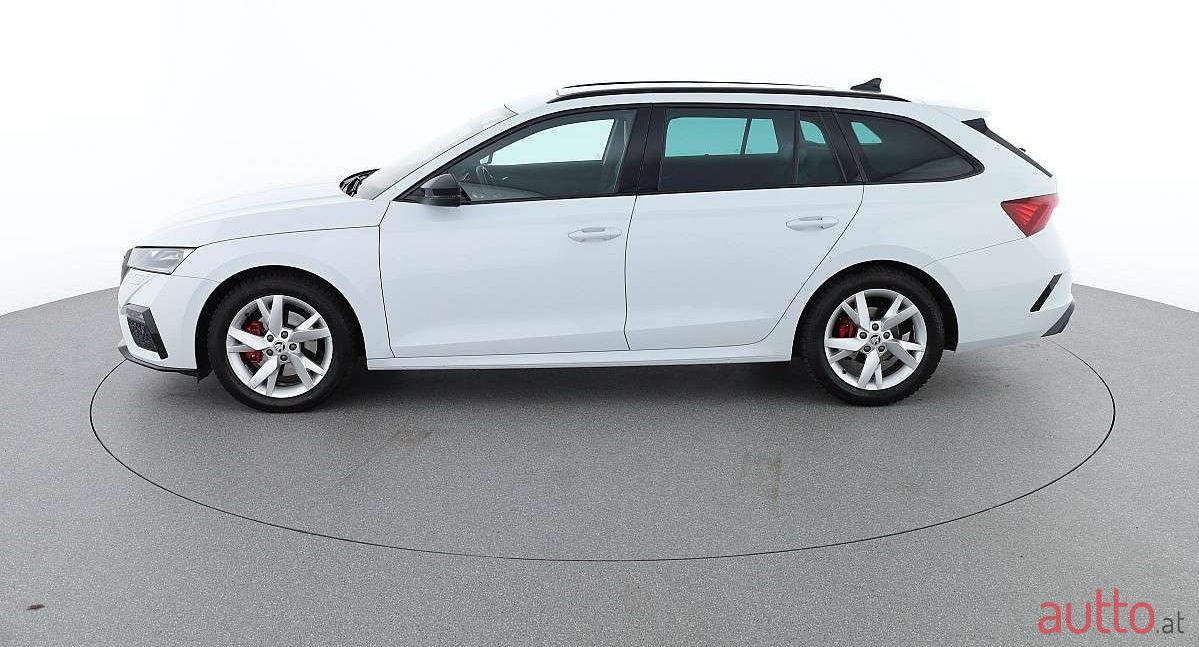 2023' Skoda Octavia photo #2