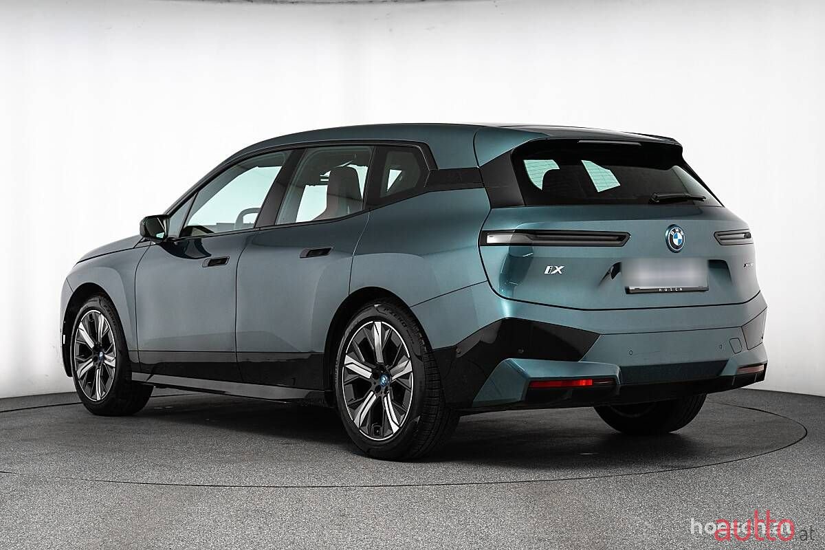 2022' BMW iX photo #4