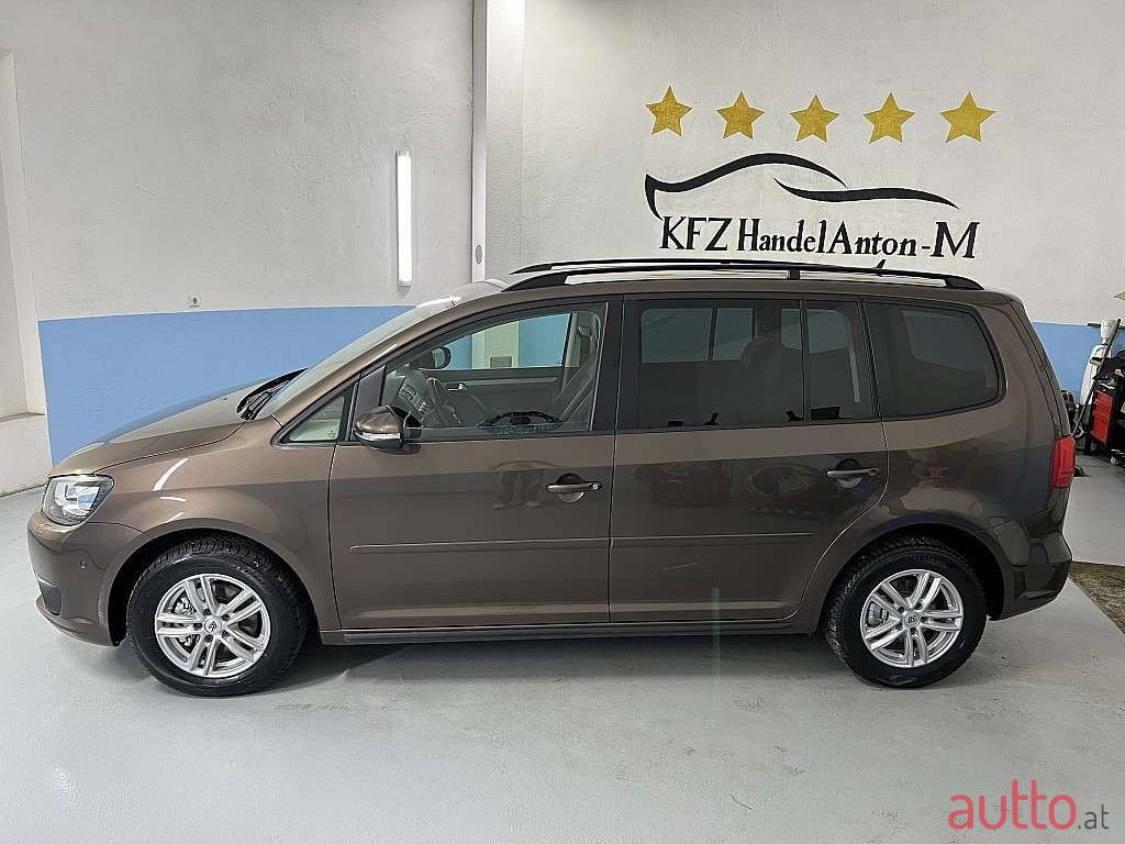 2014' Volkswagen Touran photo #2