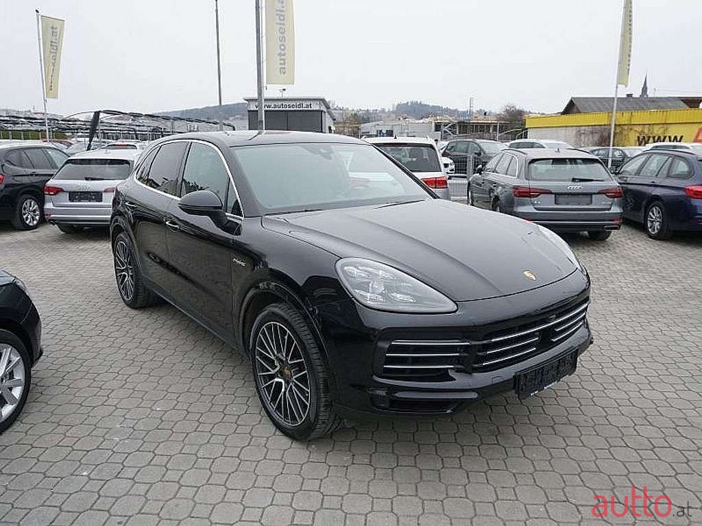 2018' Porsche Cayenne photo #3