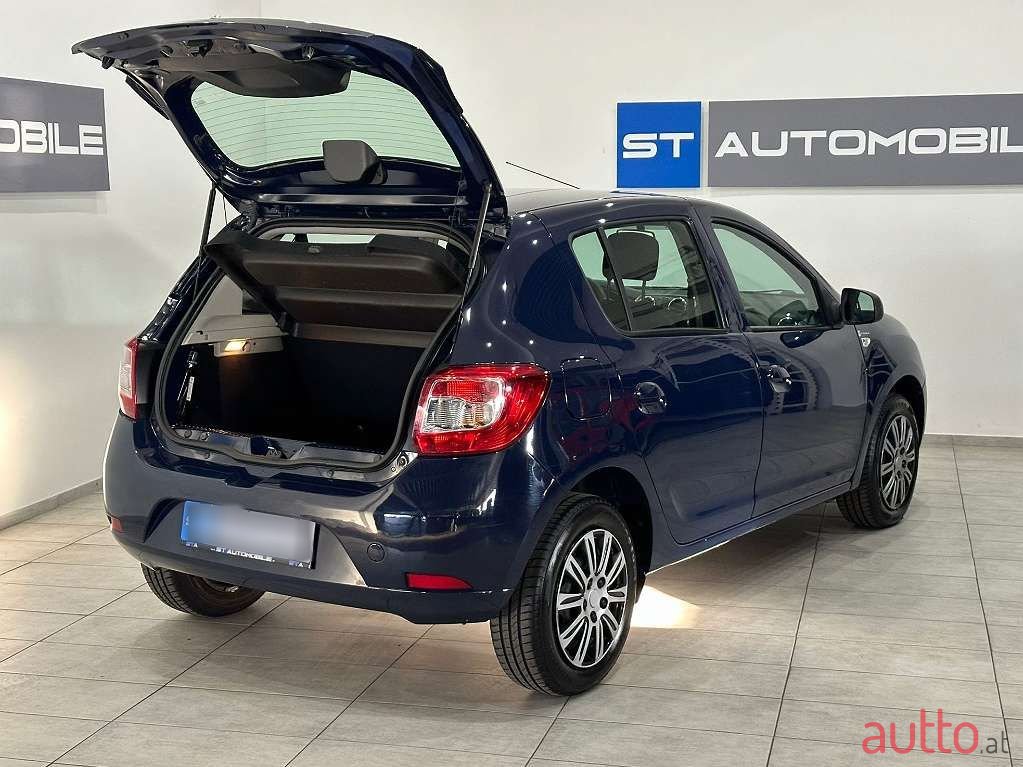 2013' Dacia Sandero photo #6