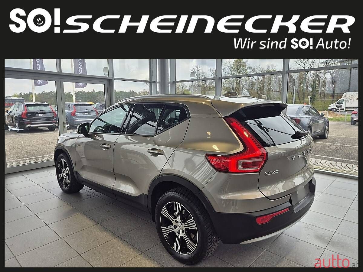 2020' Volvo XC40 photo #3