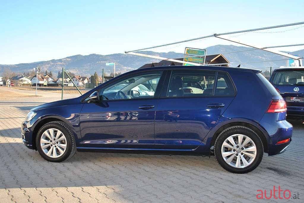 2019' Volkswagen Golf photo #5