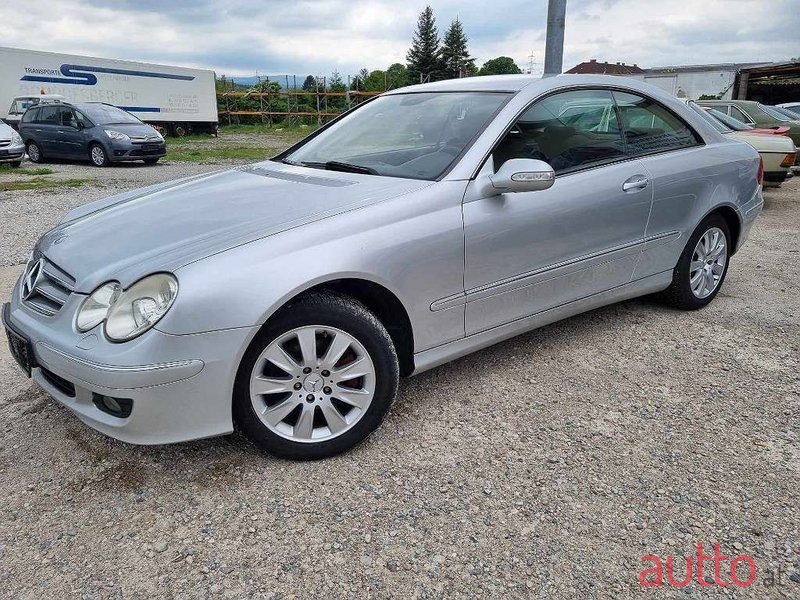 2008' Mercedes-Benz Clk-Klasse photo #2