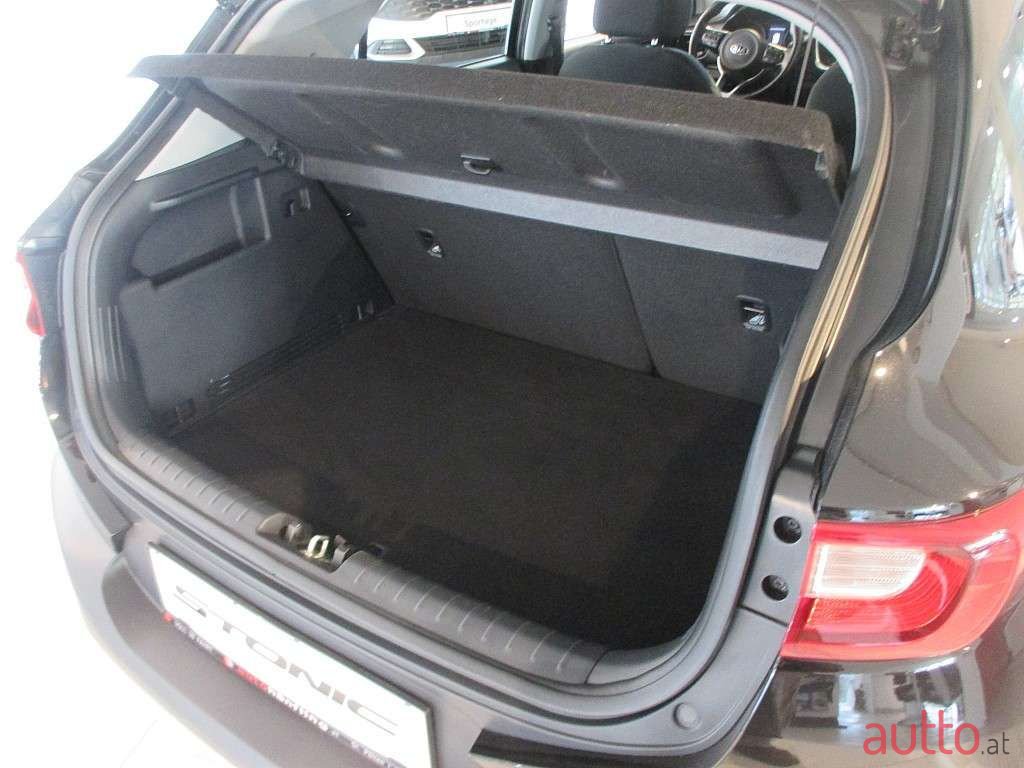 2021' Kia Stonic photo #4