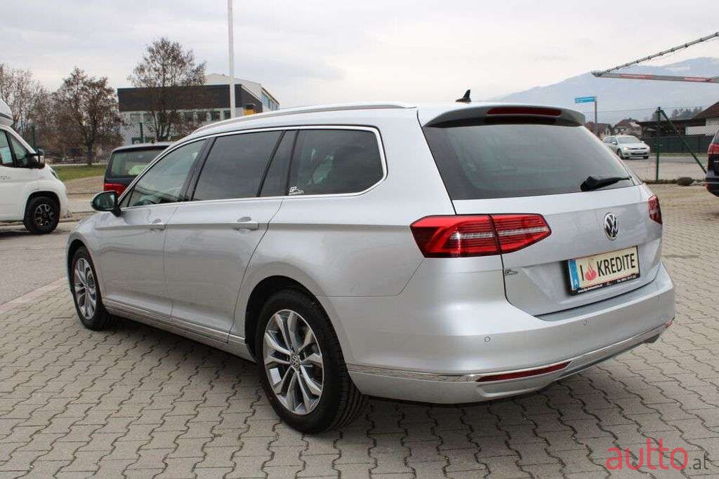 2016' Volkswagen Passat photo #6