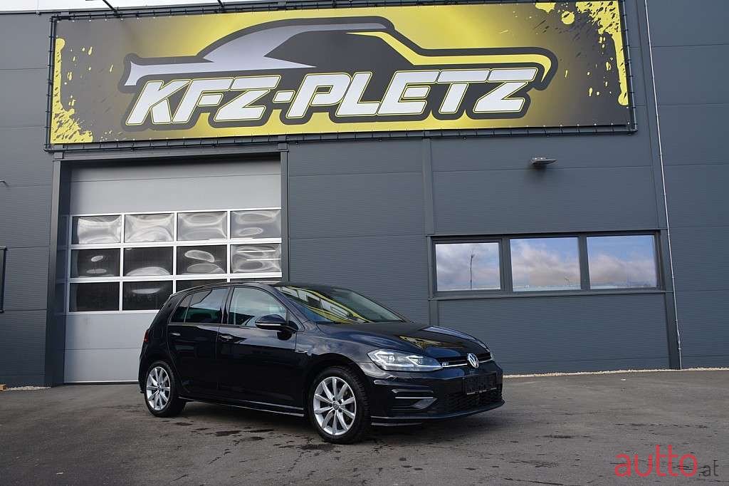 2019' Volkswagen Golf photo #1