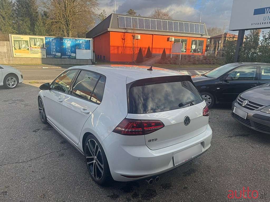 2014' Volkswagen Golf photo #5