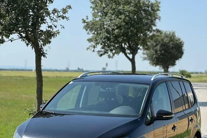 2013' Volkswagen Touran