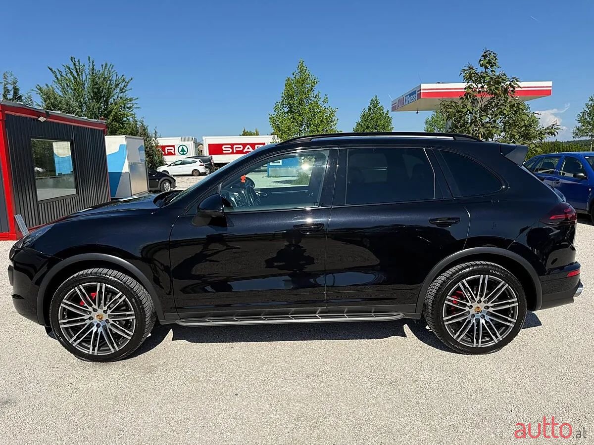 2015' Porsche Cayenne photo #4