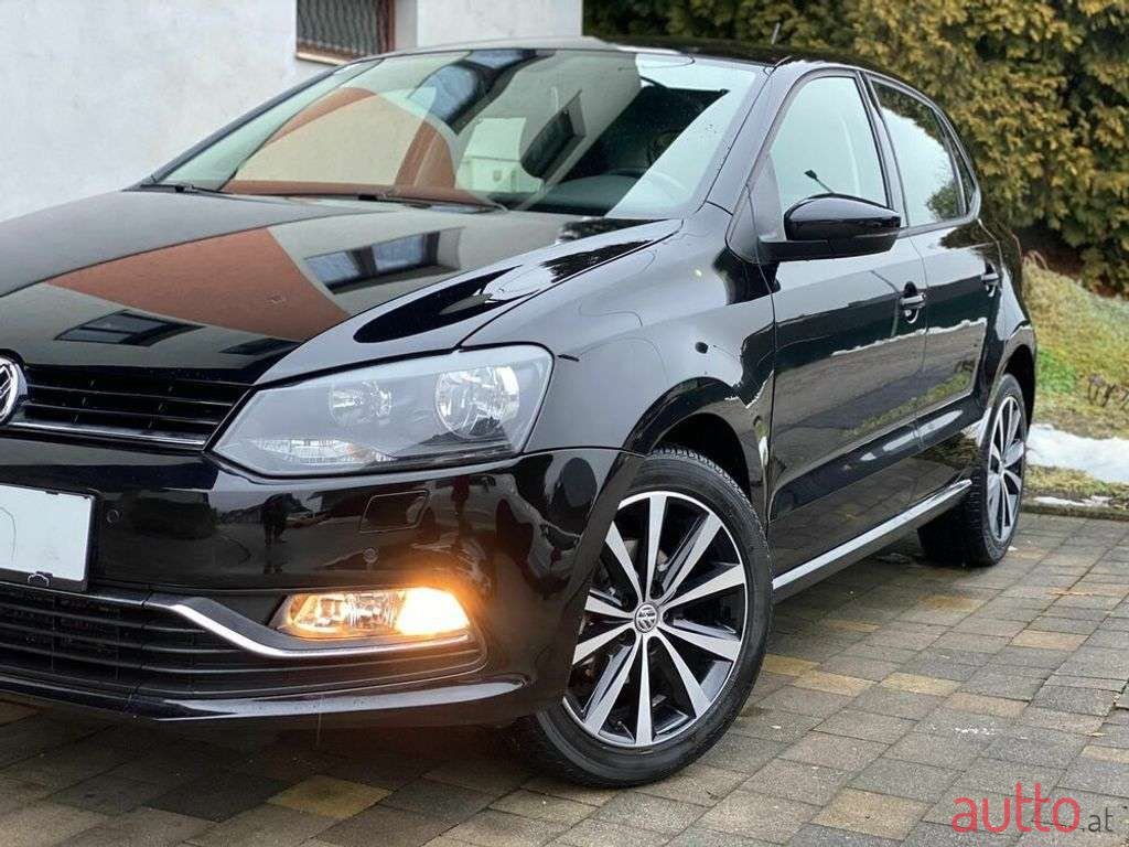 2017' Volkswagen Polo photo #2