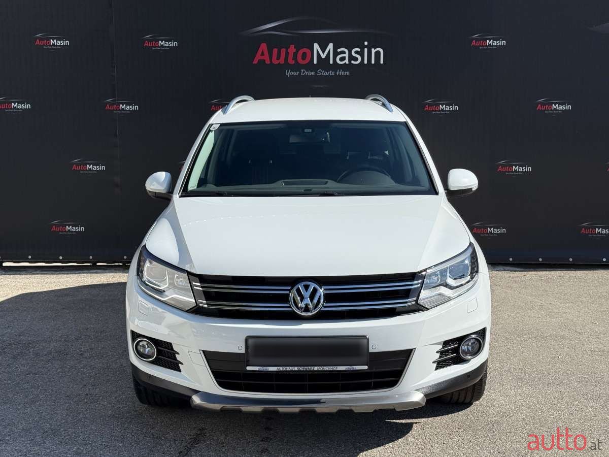 2016' Volkswagen Tiguan photo #3