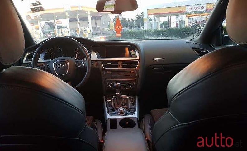 2011' Audi A5 photo #2