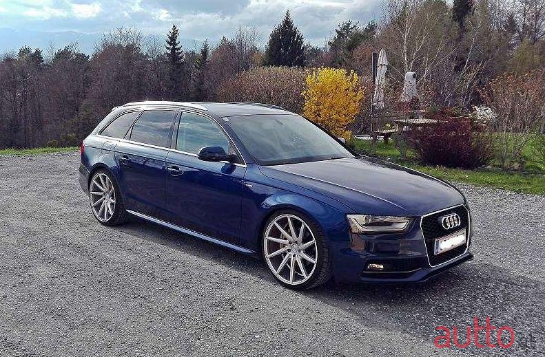 2012' Audi A4 photo #2