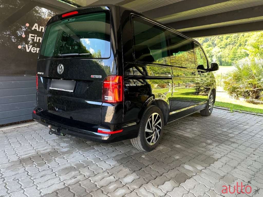 2023' Volkswagen Multivan photo #4