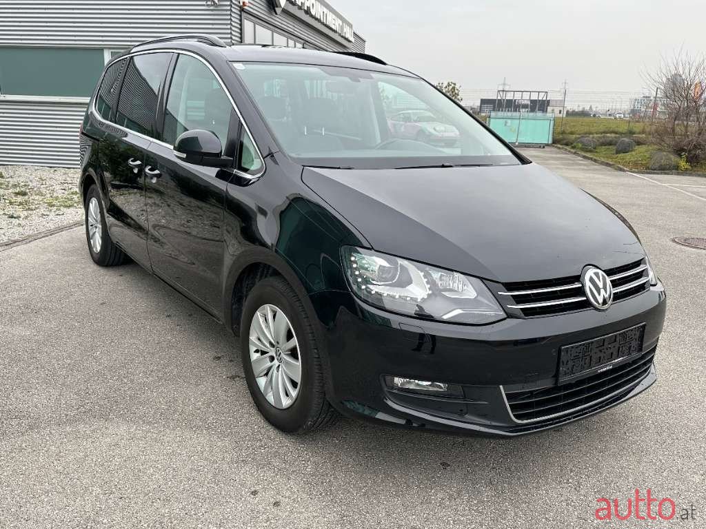 2016' Volkswagen Sharan photo #3