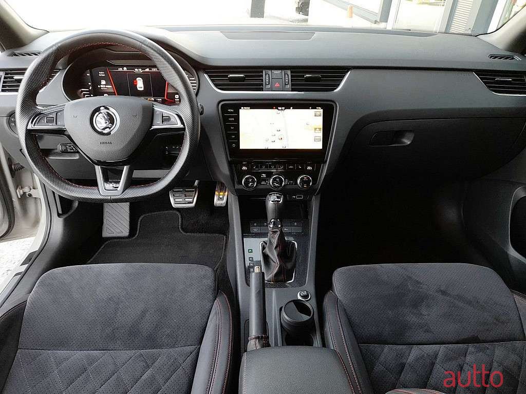 2019' Skoda Octavia photo #2