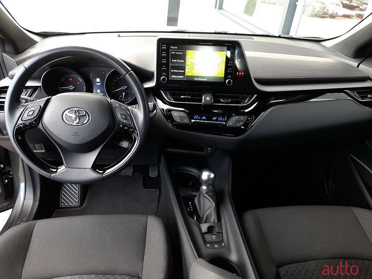 2023' Toyota C-HR photo #4