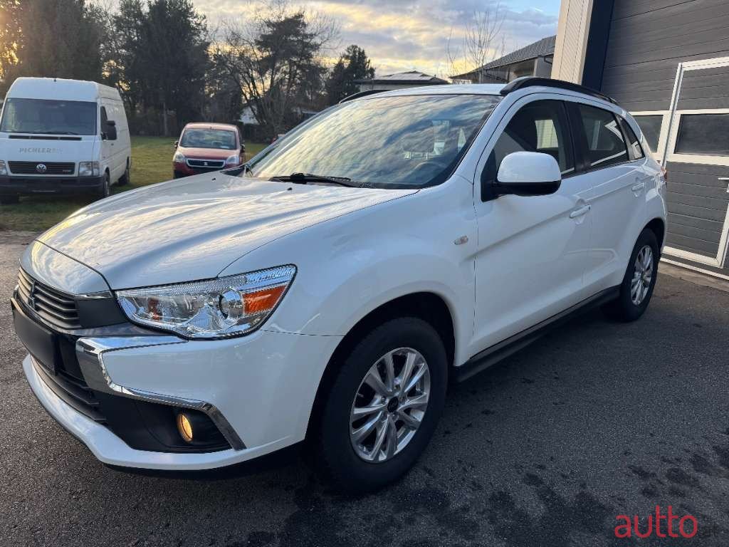 2017' Mitsubishi ASX photo #3