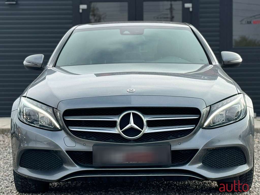 2018' Mercedes-Benz C-Klasse photo #2