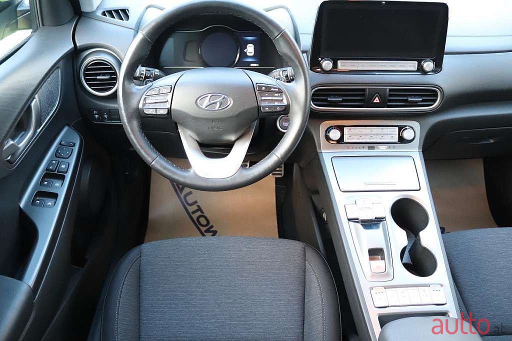 2020' Hyundai Kona photo #6