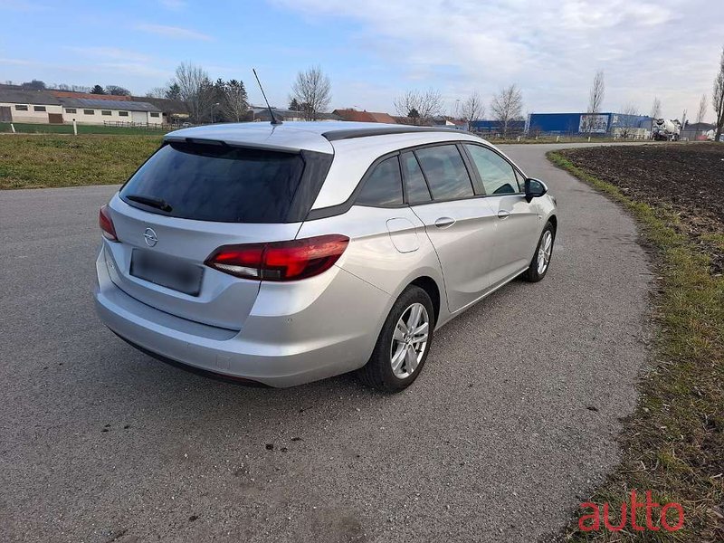 2021' Opel Astra photo #3