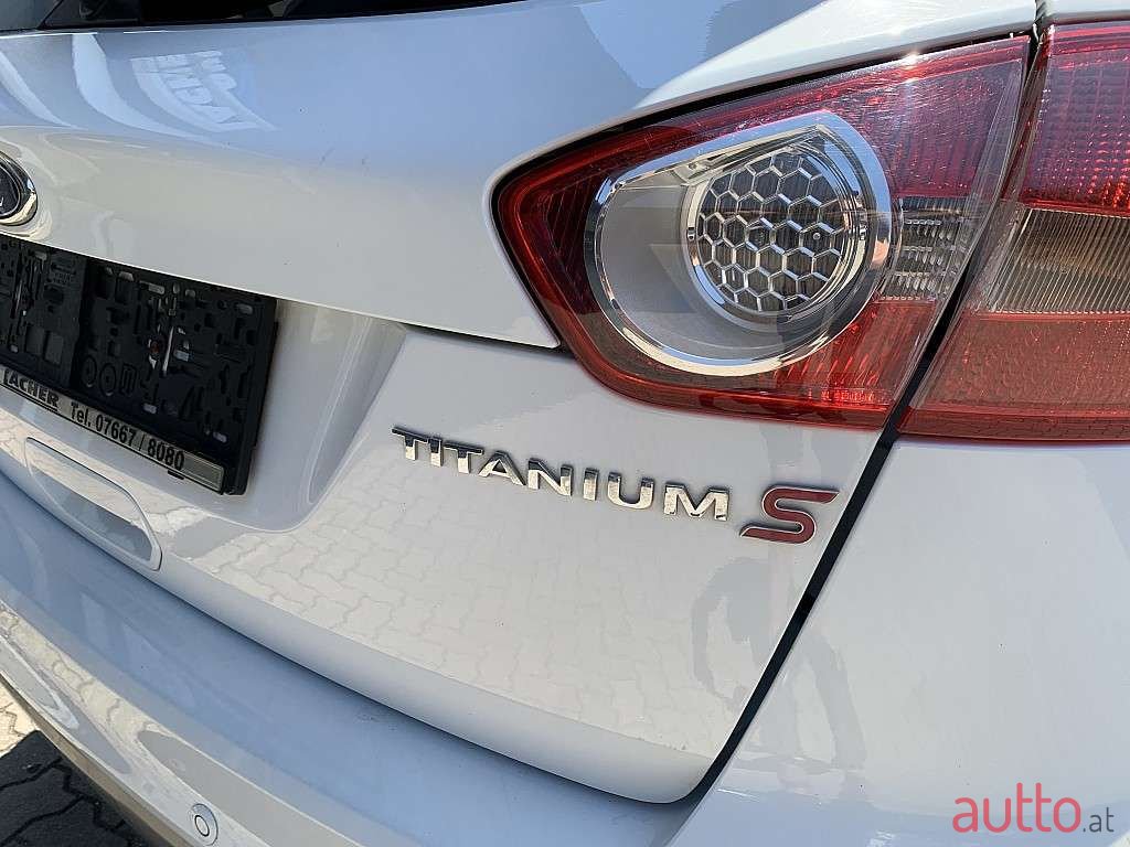 2012' Ford Kuga photo #5