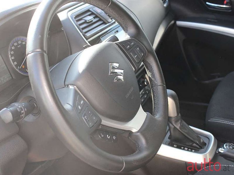 2019' Suzuki SX4 photo #6