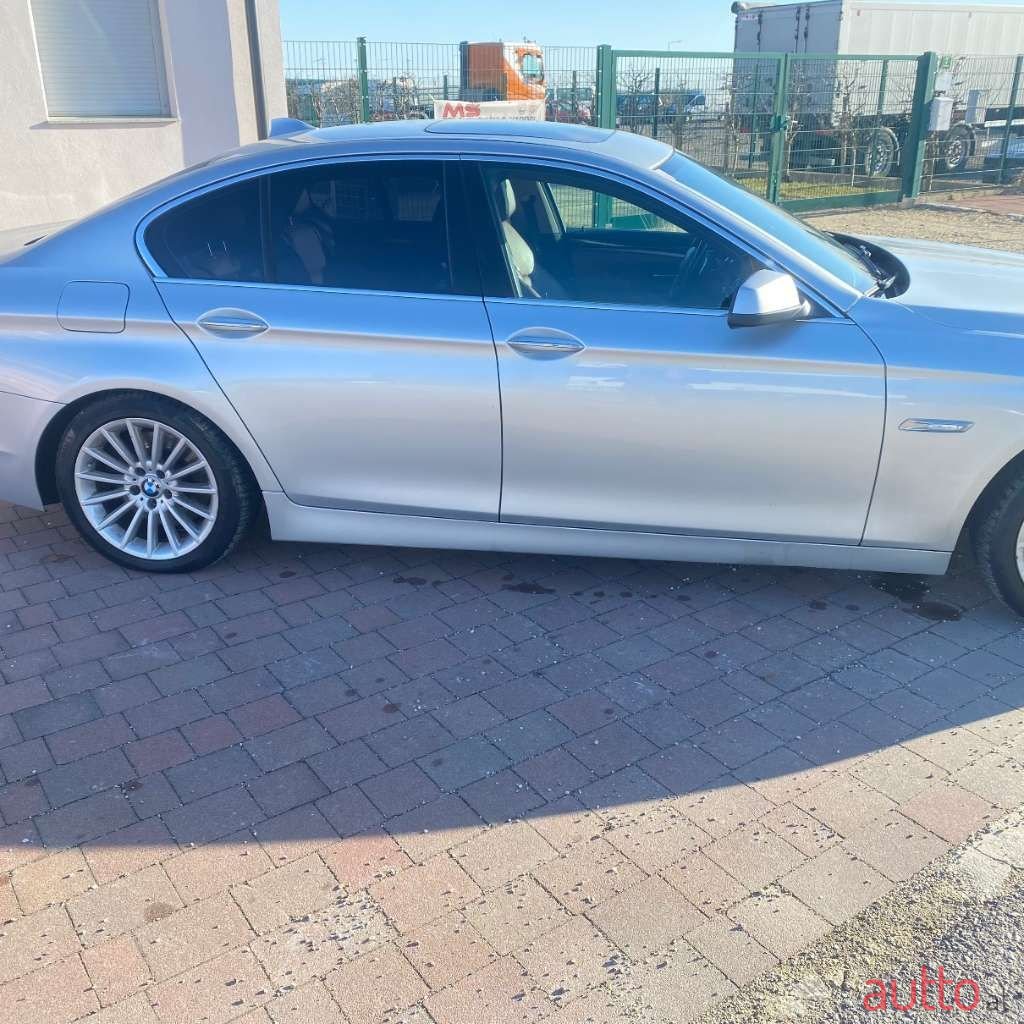 2012' BMW 5Er-Reihe photo #3