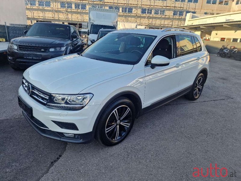 2018' Volkswagen Tiguan photo #2