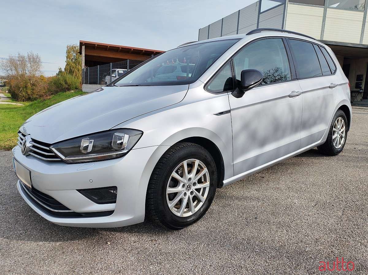 2016' Volkswagen Golf photo #3