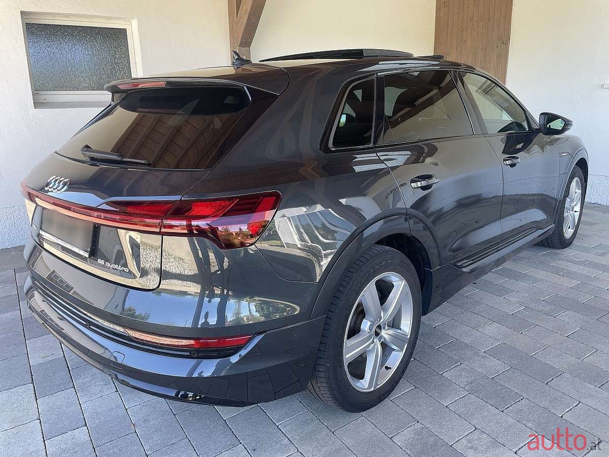 2022' Audi e-tron photo #3