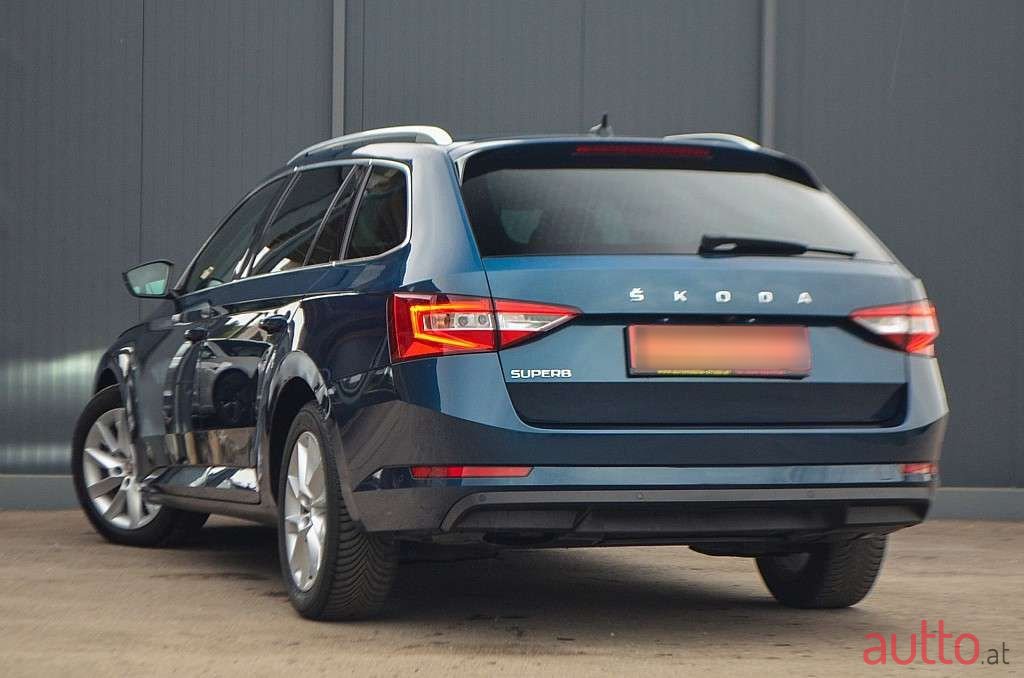 2020' Skoda Superb photo #3