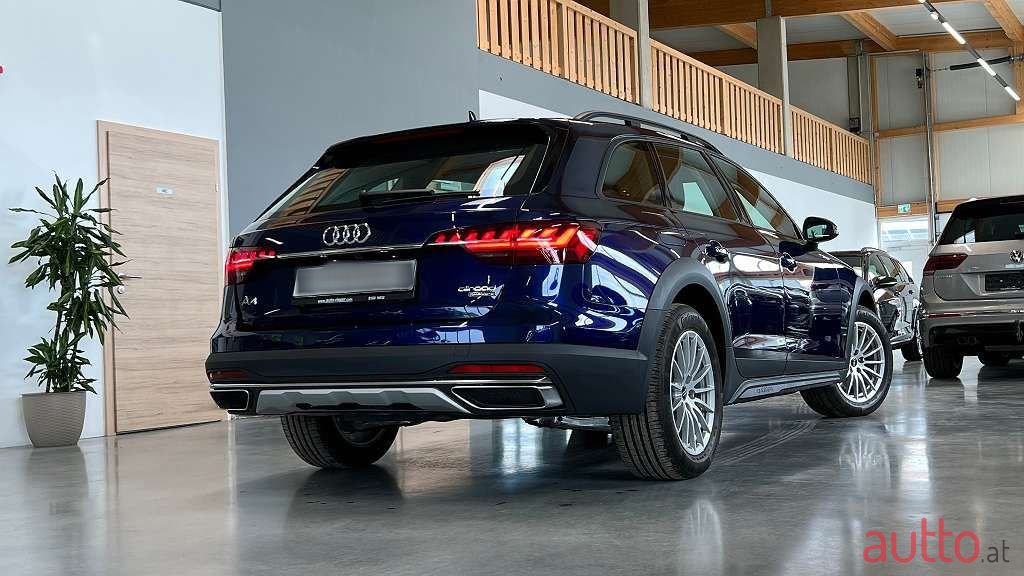2023' Audi A4 Allroad photo #2