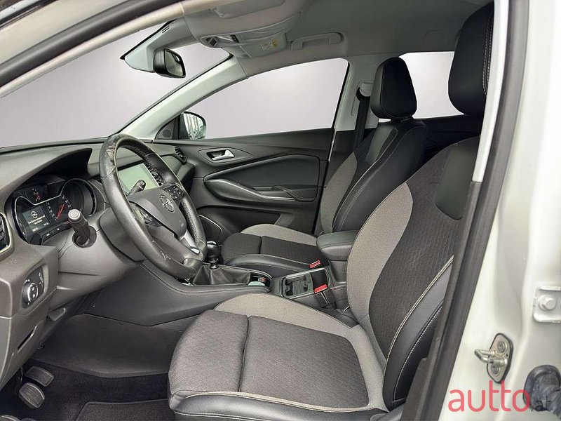 2020' Opel Grandland X photo #6