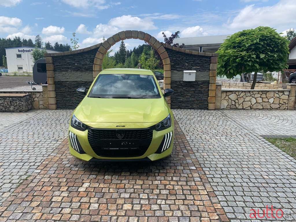 2024' Peugeot 208 photo #3