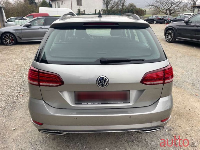 2019' Volkswagen Golf photo #5