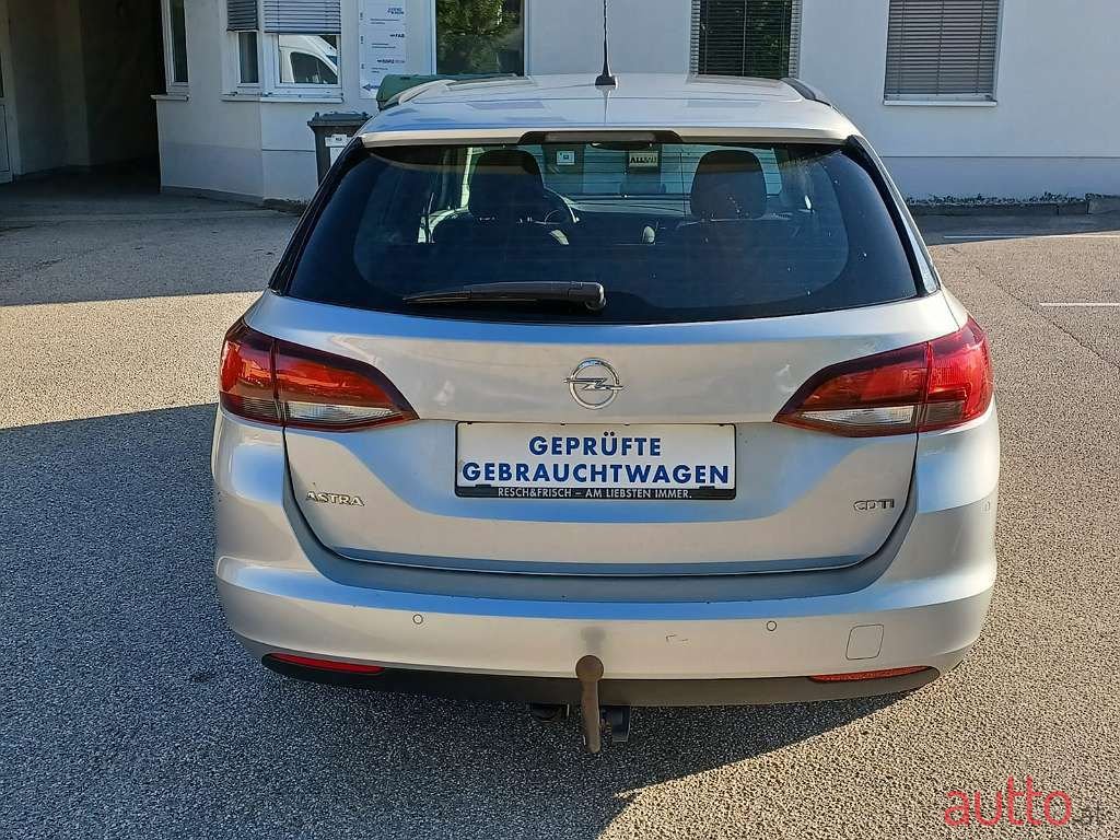 2017' Opel Astra photo #6