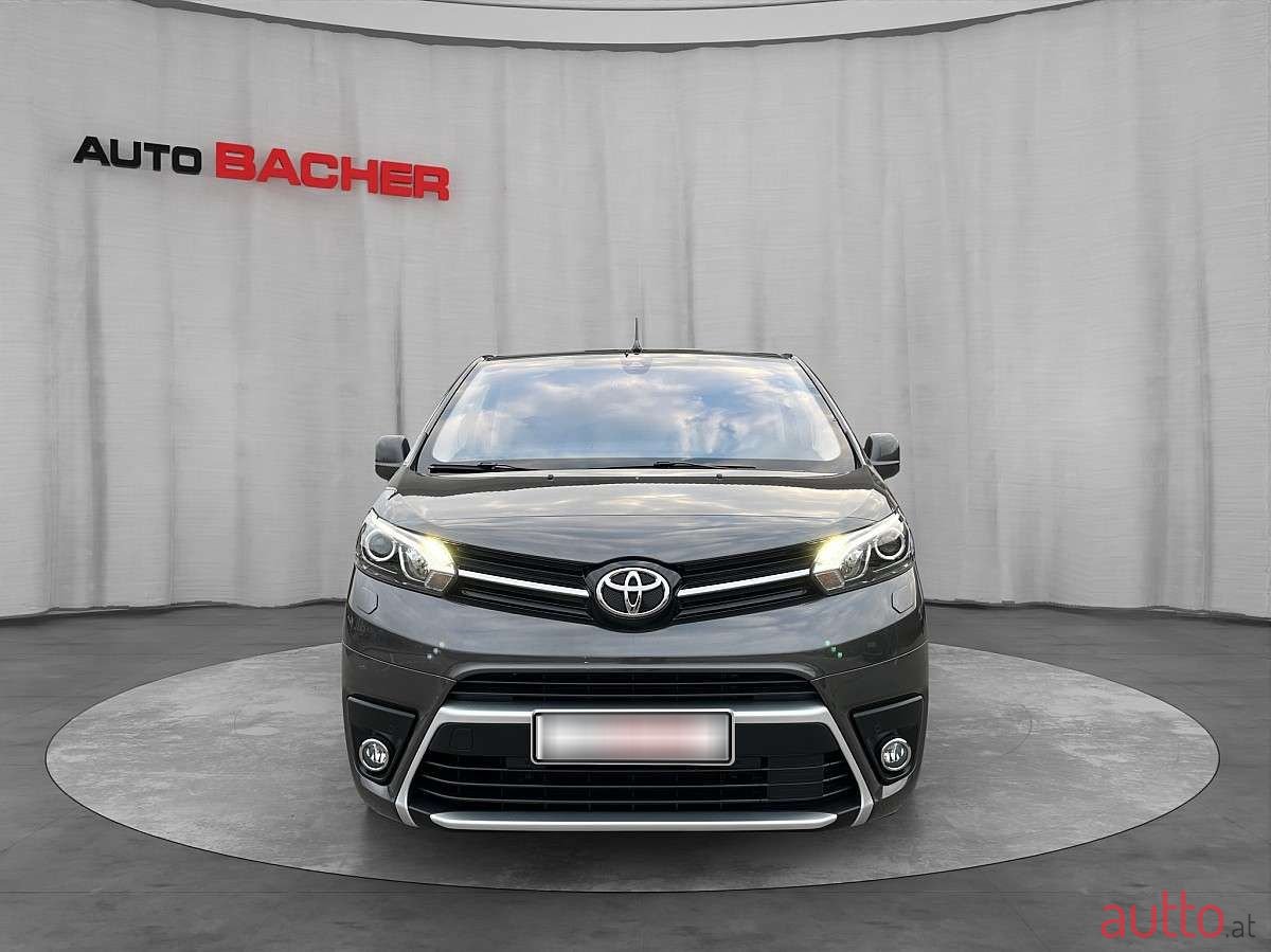 2022' Toyota ProAce photo #2