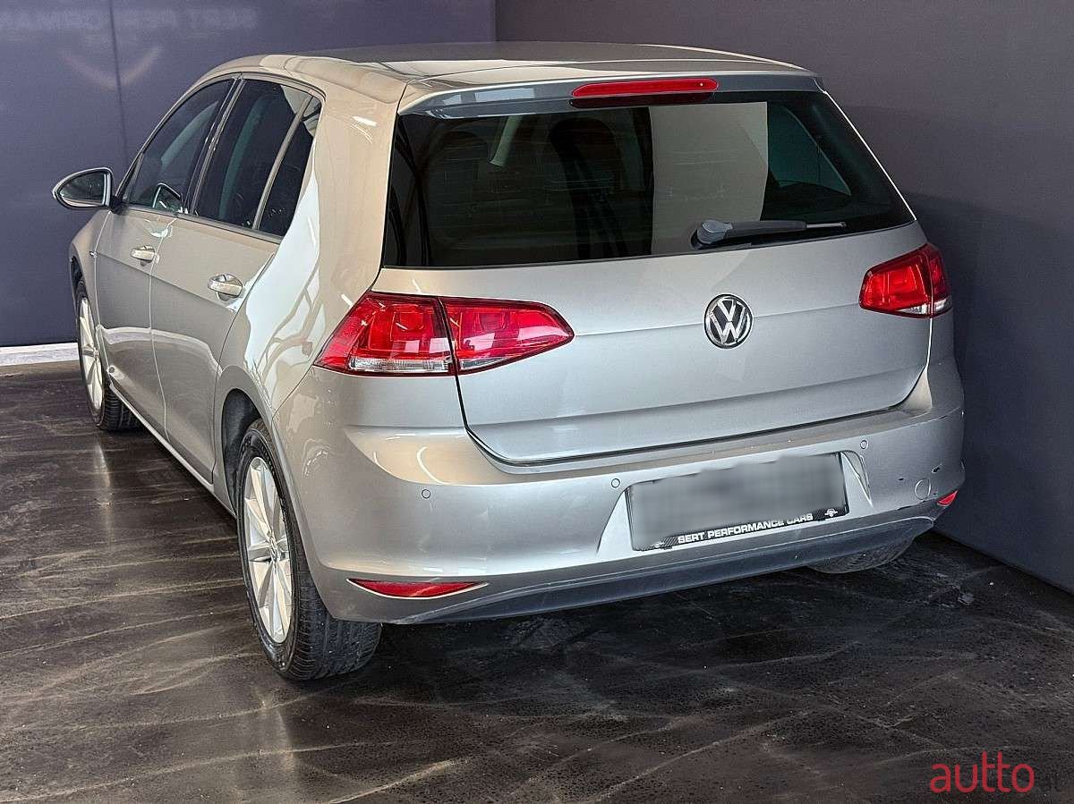 2016' Volkswagen Golf photo #5