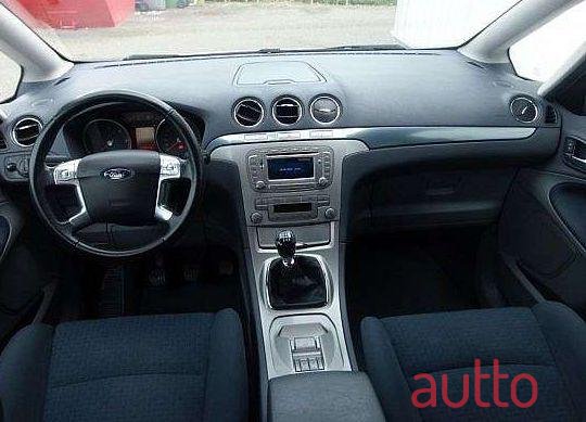 2009' Ford S-Max photo #2