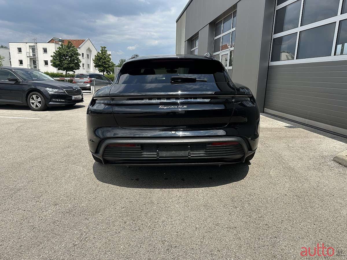 2023' Porsche Taycan photo #2