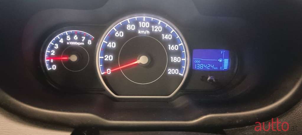 2011' Hyundai i10 photo #2