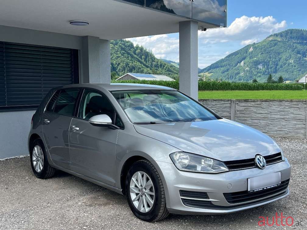 2013' Volkswagen Golf photo #2