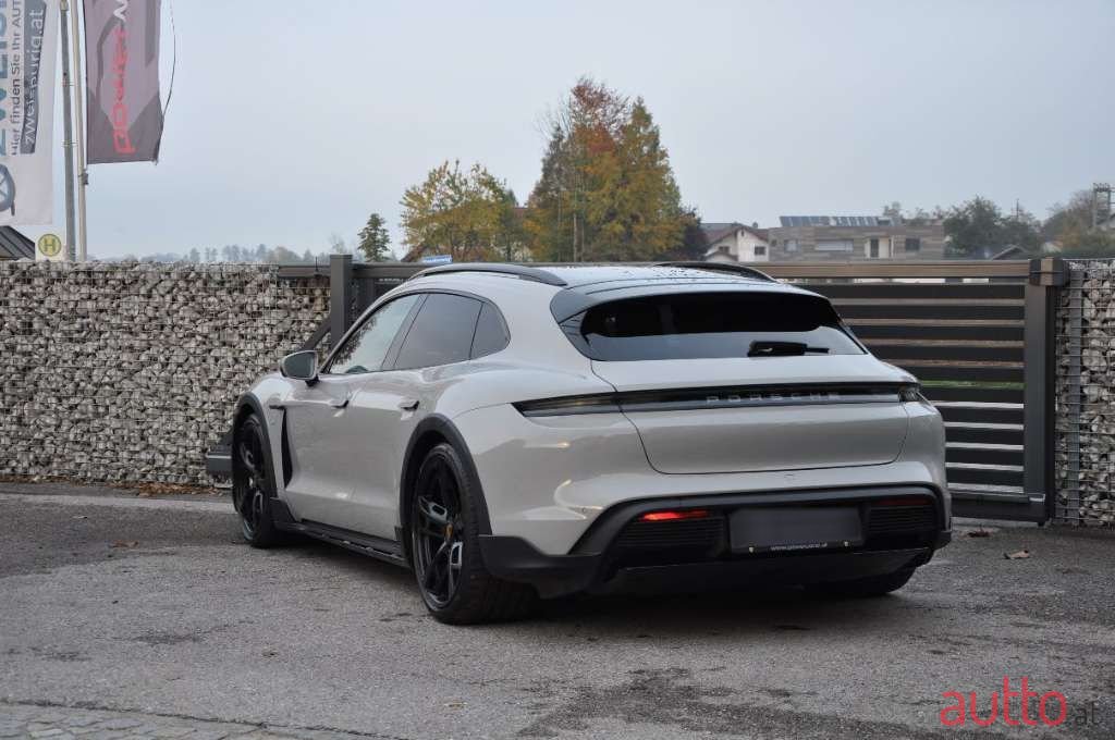 2023' Porsche Taycan photo #3