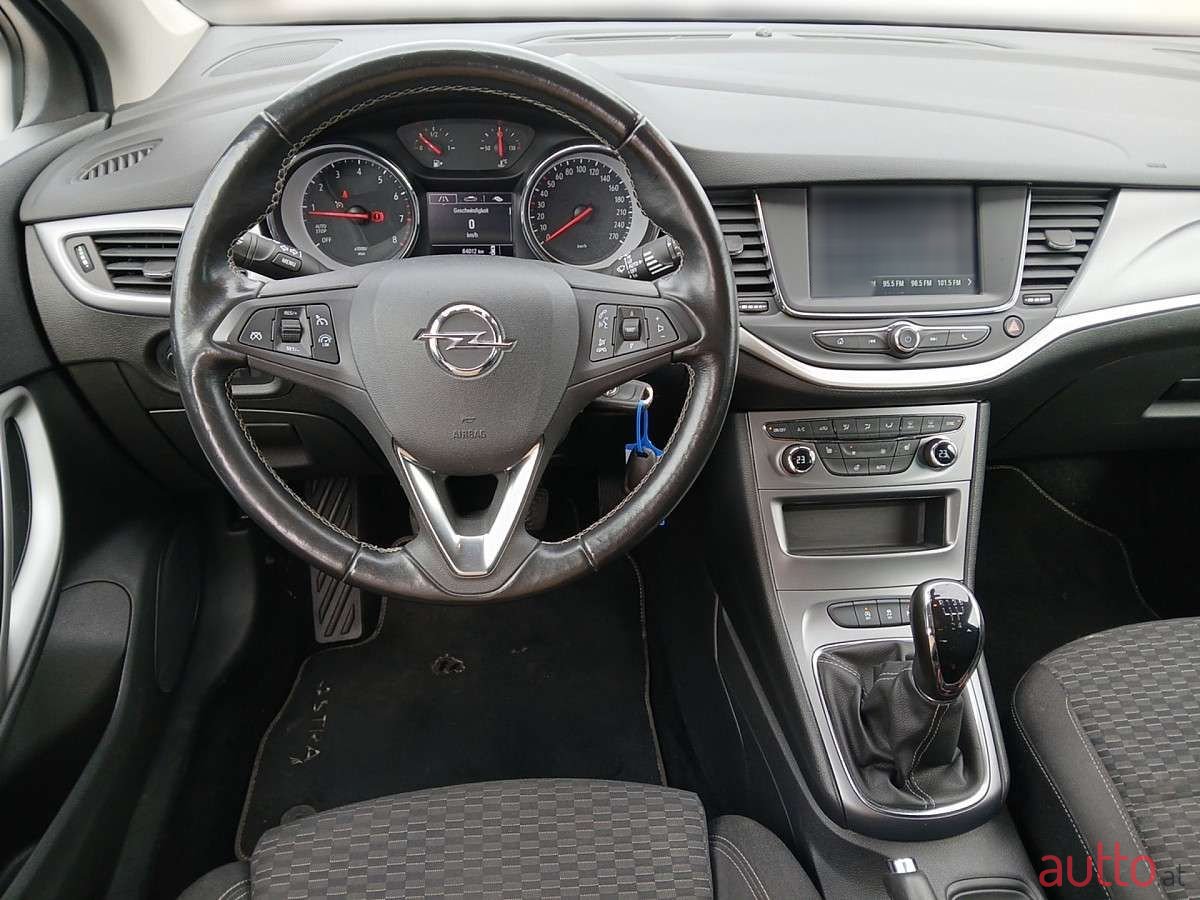 2018' Opel Astra photo #6