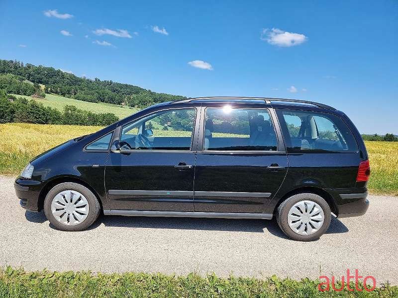 2009' Volkswagen Sharan photo #4