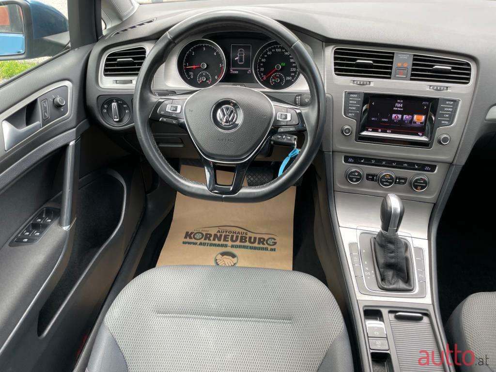 2014' Volkswagen Golf photo #3