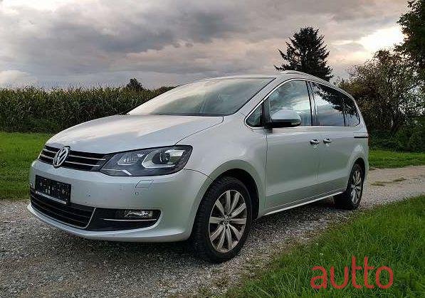 2013' Volkswagen Sharan photo #2